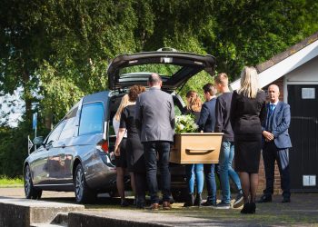 Rouwvervoer 2 Uitvaart begeleiding Pieter Dekker