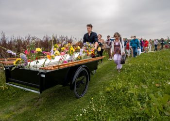 Rouwvervoer 15 Uitvaartstoet Geestmerloo Alkmaar